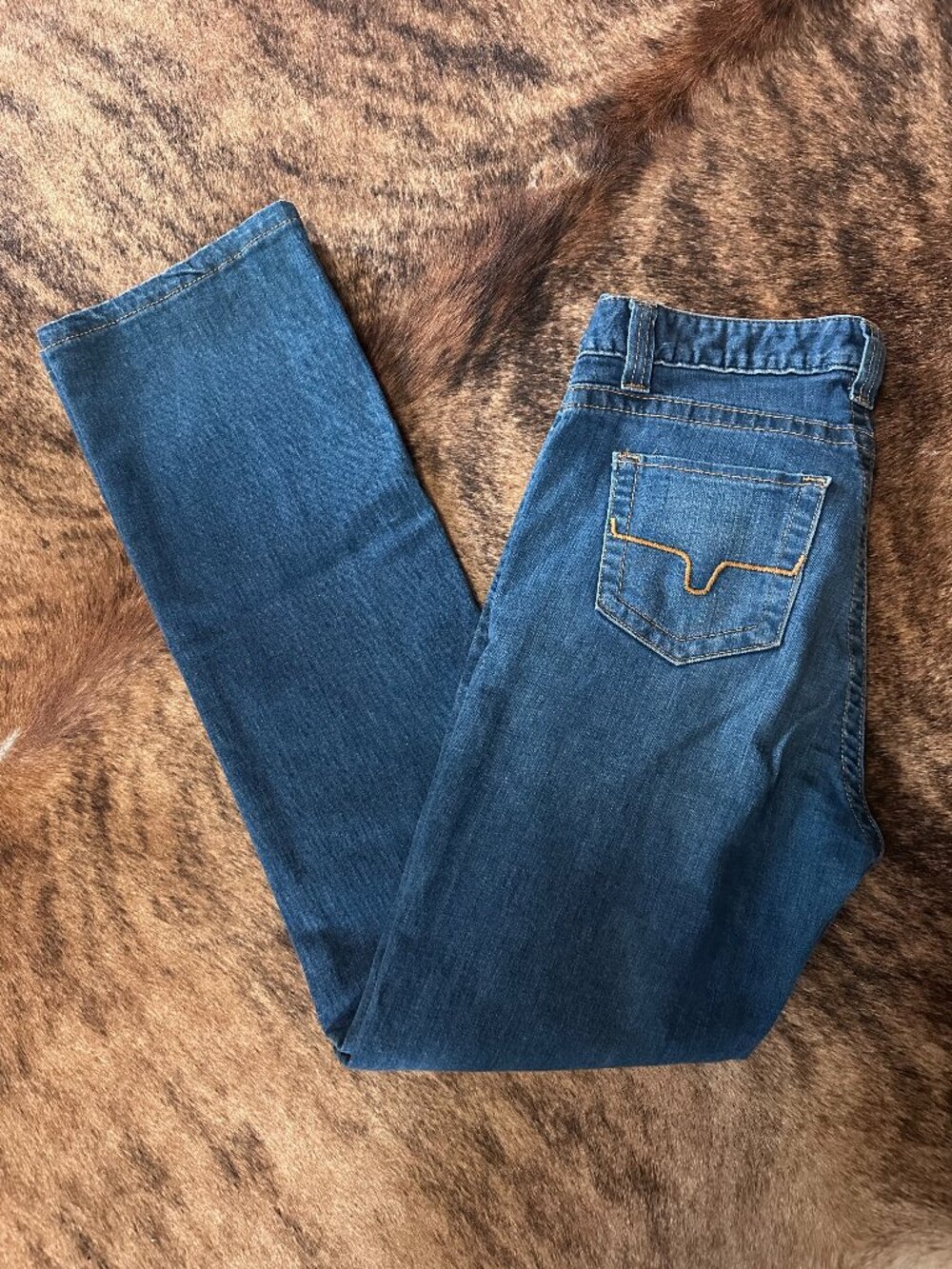 Kimes - Betty Seventeen 10/32